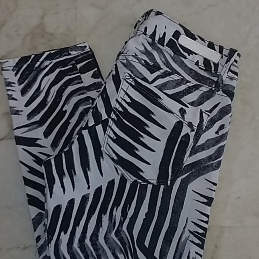 Express jeans.